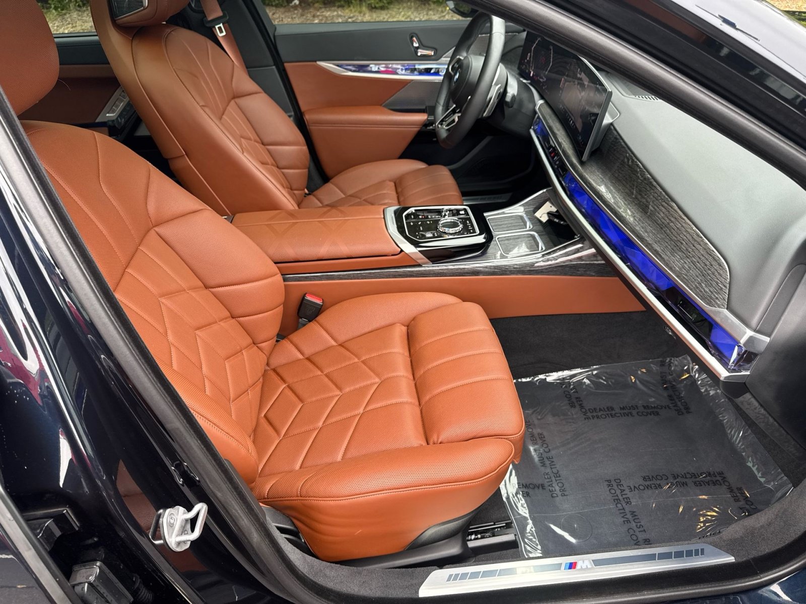 Used 2026 BMW 740i xDrive w/ Premium Package AWD/4WD image 33