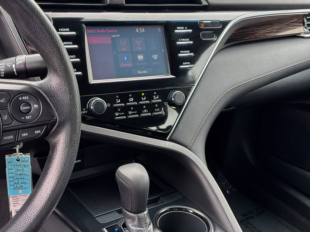 Used 2018 Toyota Camry LE FWD image 31