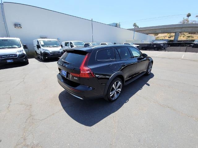 Used 2025 Volvo V60 B5 Cross Country Plus AWD/4WD image 8