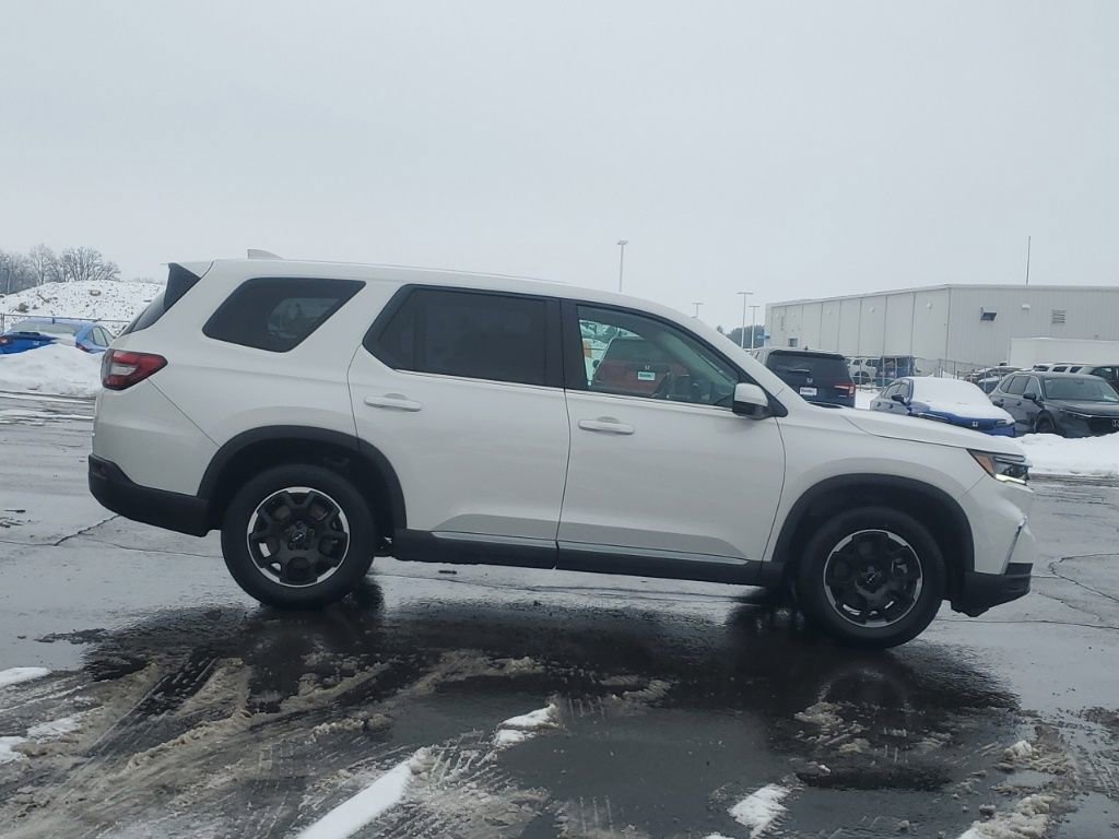 Certified 2025 Honda Pilot EX-L image 8