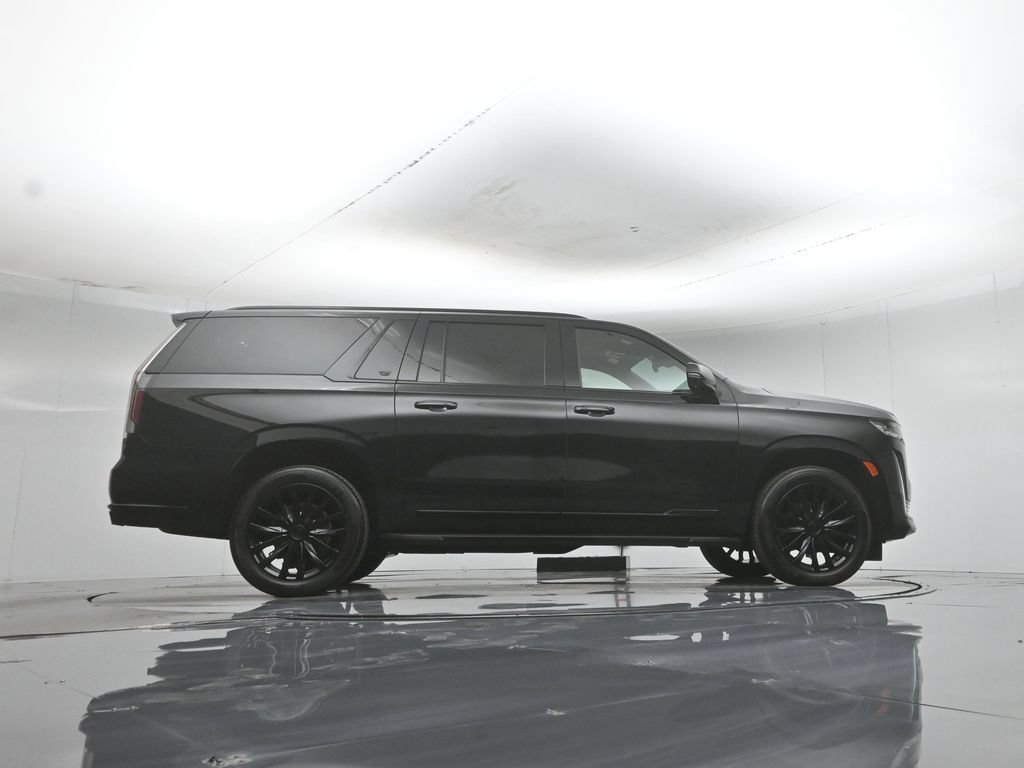 Used 2021 Cadillac Escalade ESV Luxury AWD/4WD image 57