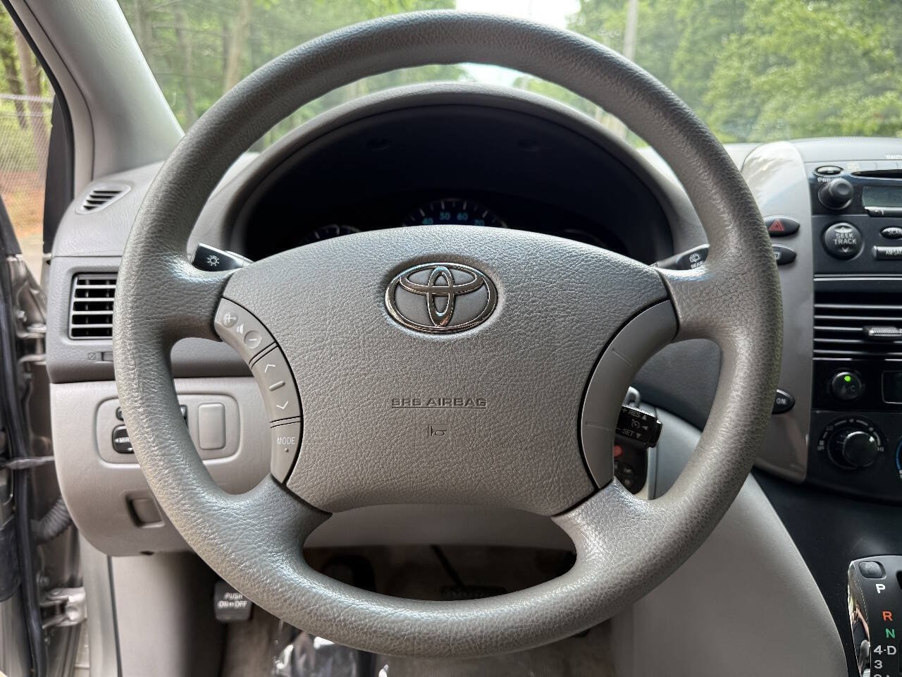 Used 2010 Toyota Sienna LE FWD image 22