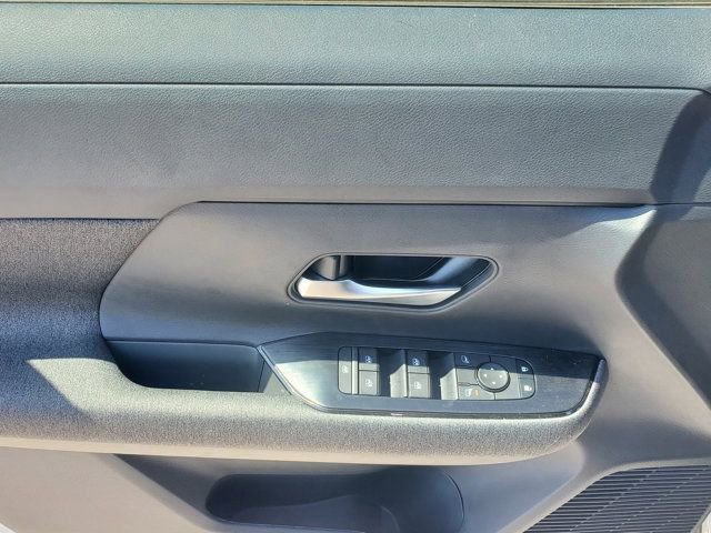 New 2025 Nissan Kicks SV w/ SV Premium Package image 14