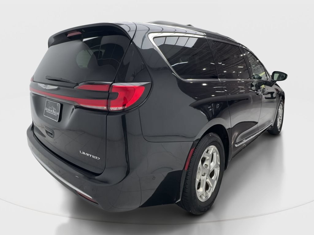 Used 2022 Chrysler Pacifica Limited FWD image 7