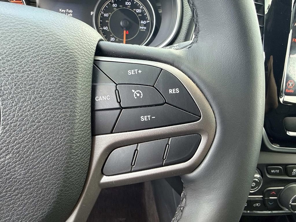 Used 2019 Jeep Cherokee Limited FWD image 28