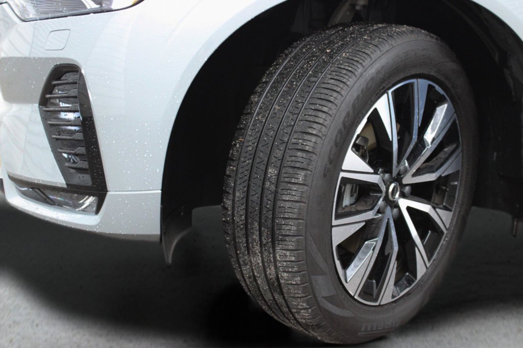 Used 2024 Volvo XC60 B5 Core w/ Protection Package Premier AWD/4WD image 45