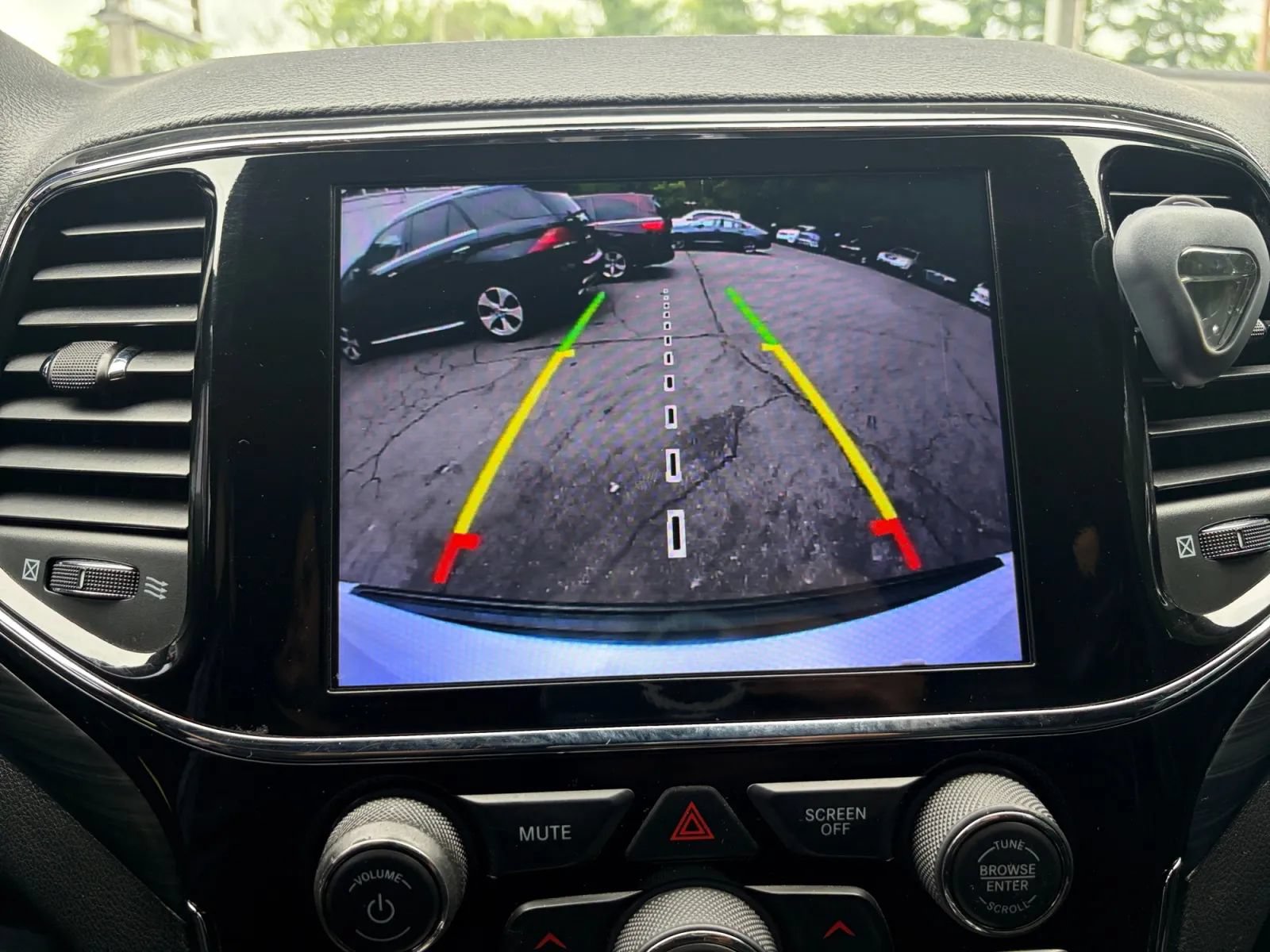 Used 2019 Jeep Grand Cherokee Altitude AWD/4WD image 34