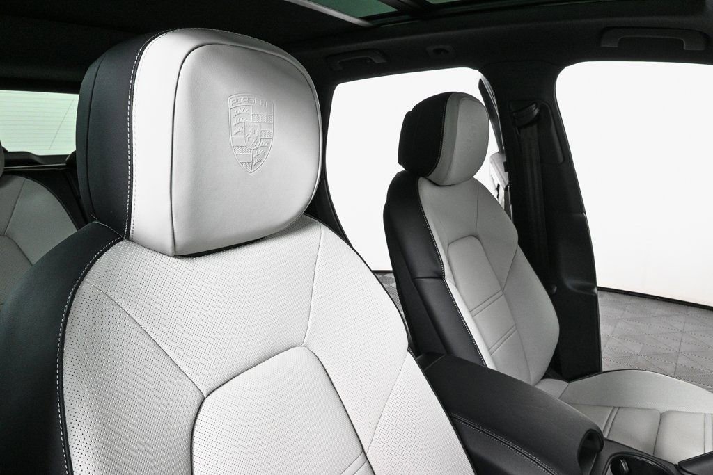 New 2026 Porsche Cayenne image 26