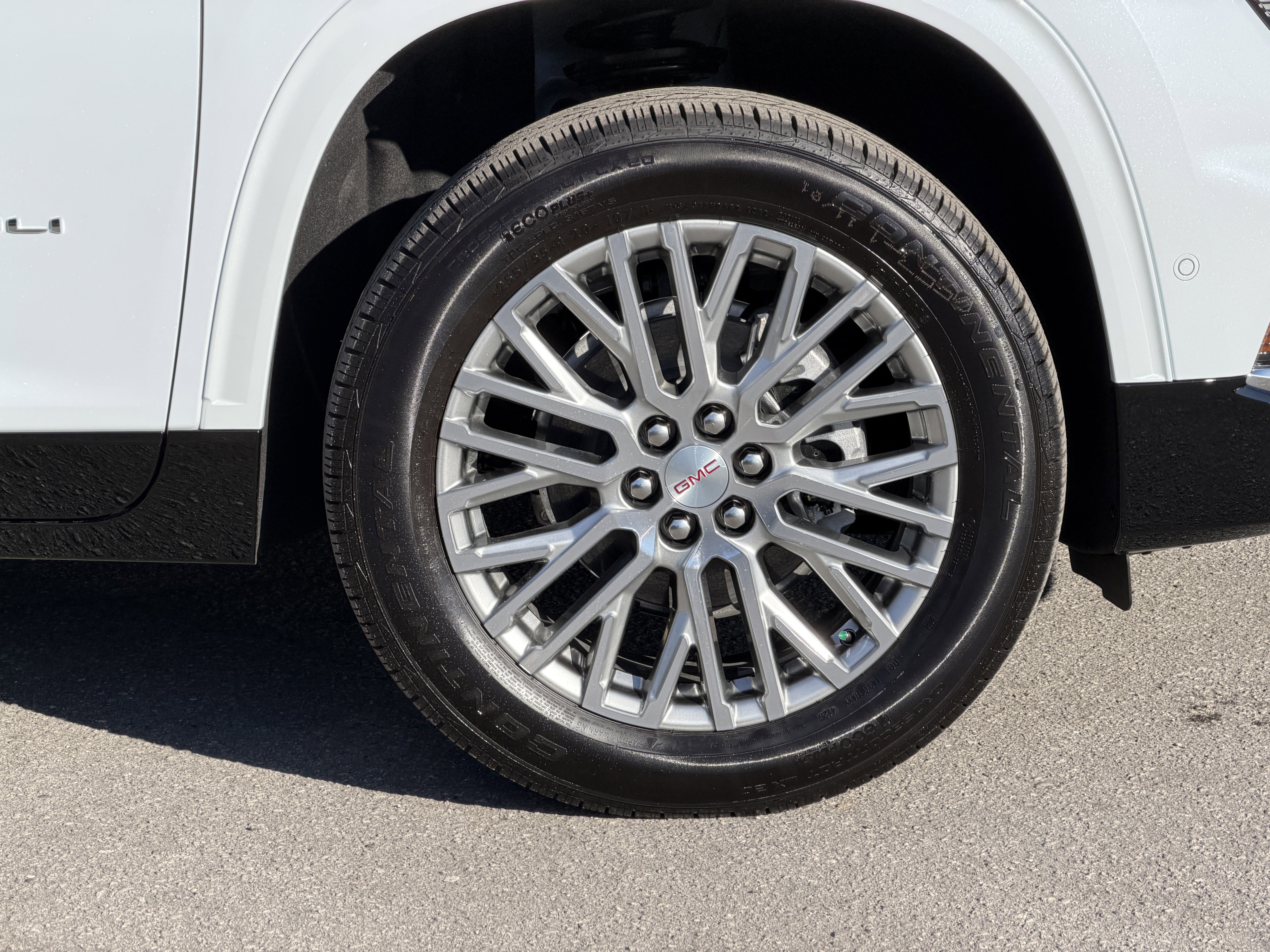 New 2026 GMC Acadia Denali w/ Super Cruise Package image 11