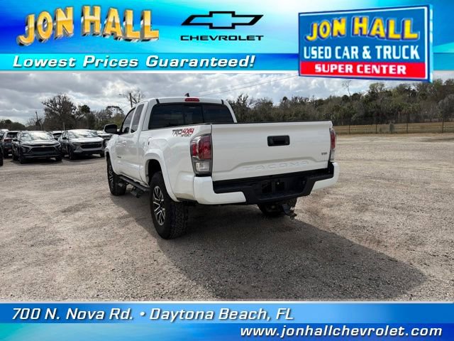 Used 2022 Toyota Tacoma TRD Sport w/ TRD Premium Sport Package AWD/4WD image 8