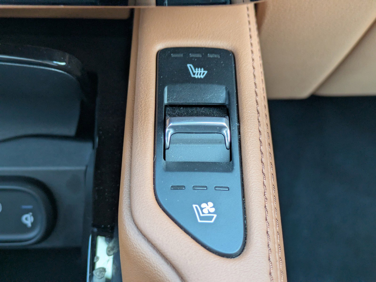 Certified 2023 Kia Telluride EX X-Line AWD/4WD image 29