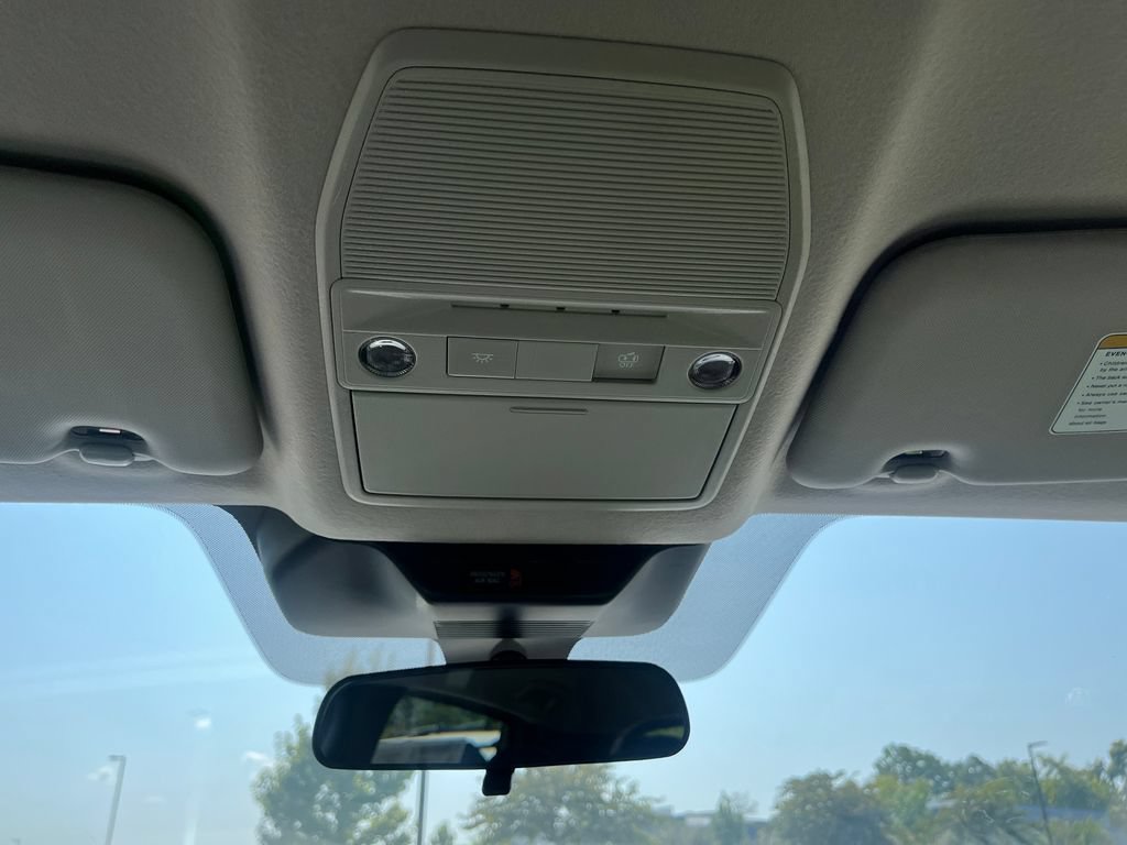 New 2027 Nissan Kicks SR w/ Cold Weather Package FWD image 45