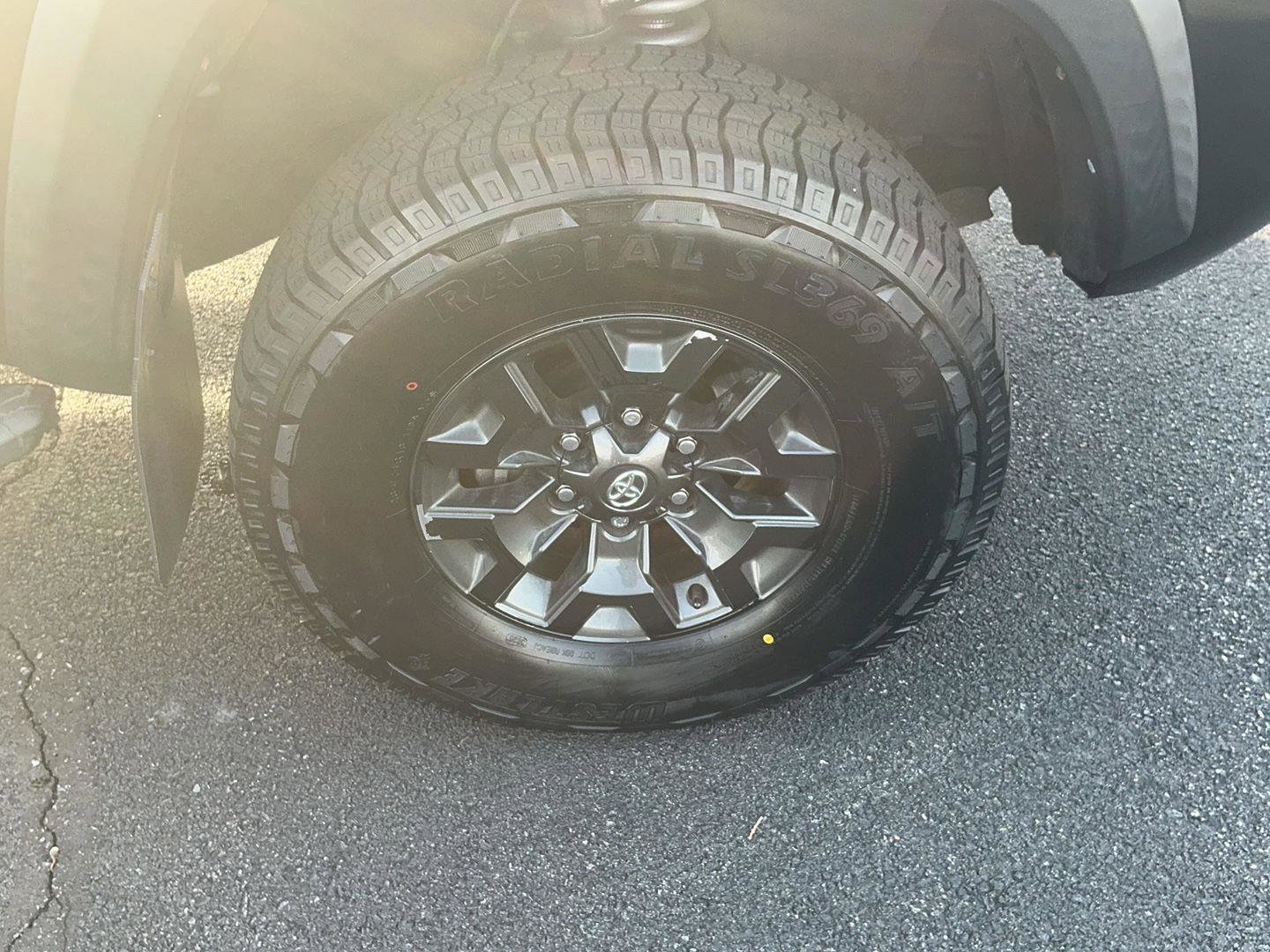 Used 2017 Toyota Tacoma TRD Off-Road w/ Tow Package (A/T) image 6