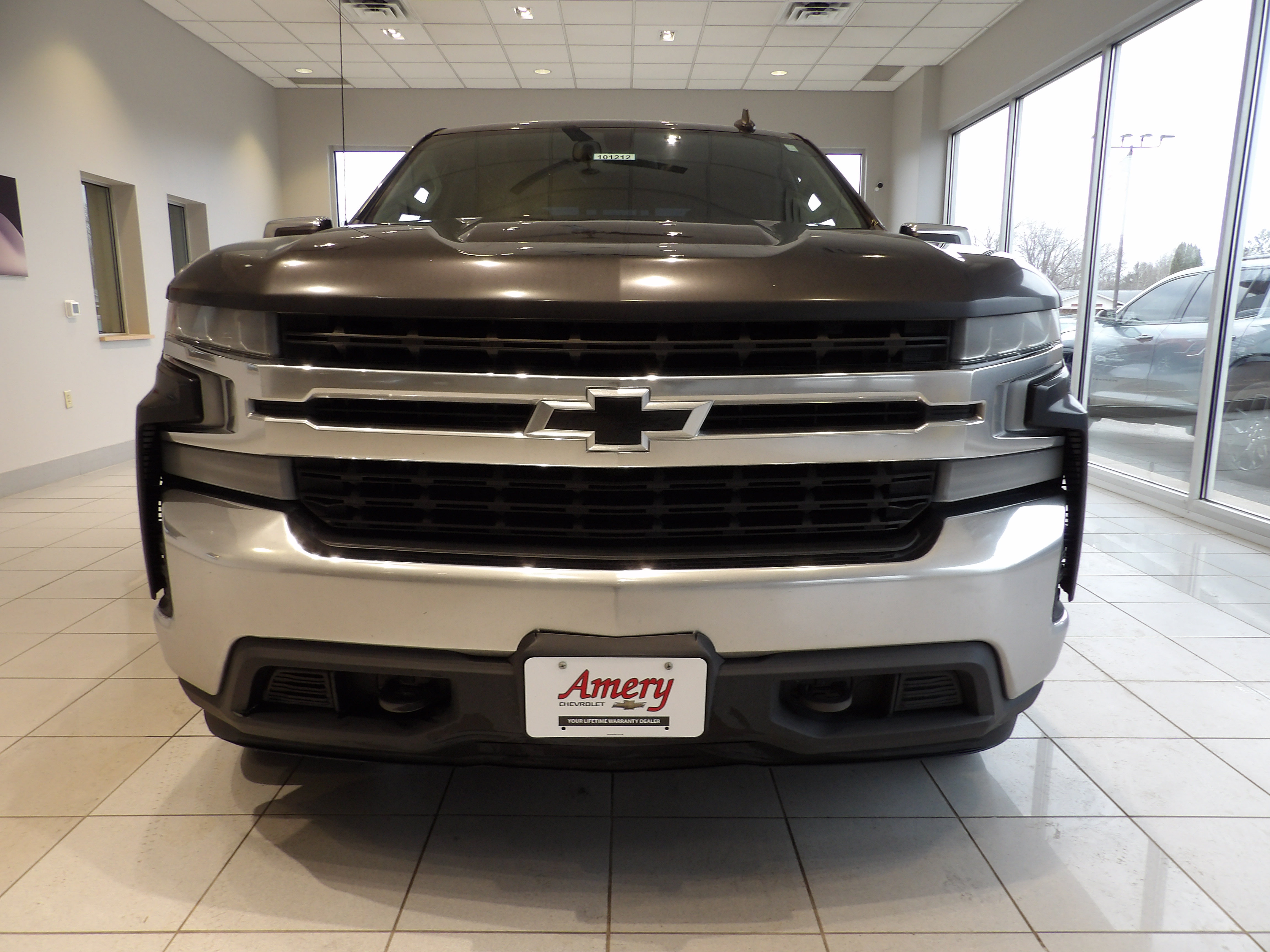Used 2021 Chevrolet Silverado 1500 LT w/ Z71 Off-Road Package AWD/4WD image 2