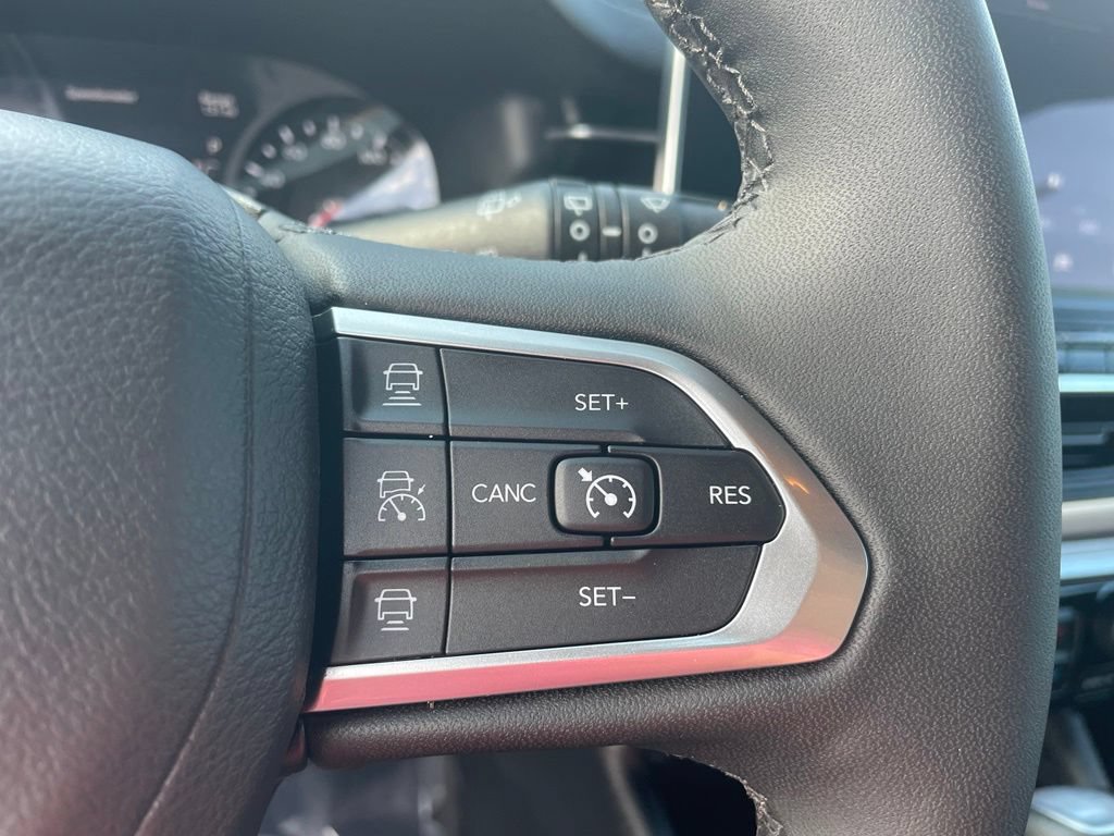 Used 2025 Jeep Compass Limited AWD/4WD image 30