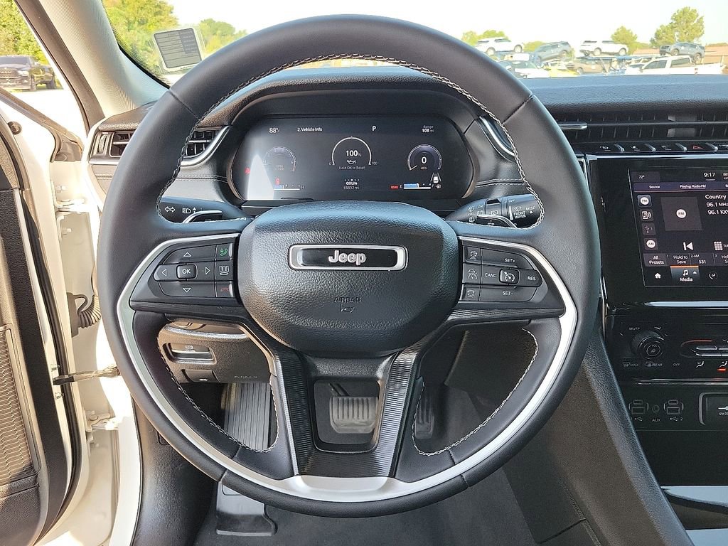 Used 2023 Jeep Grand Cherokee L Laredo image 20