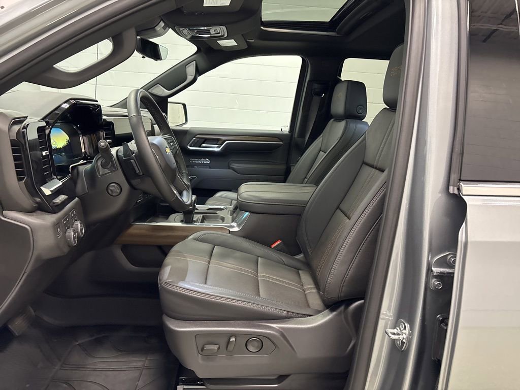 Used 2025 Chevrolet Silverado 1500 High Country w/ High Country Premium Package image 10