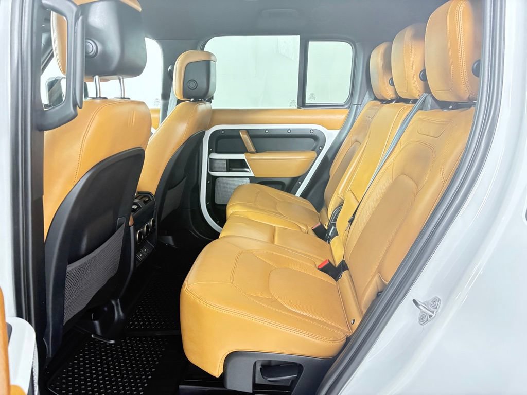 Used 2023 Land Rover Defender 130 SE AWD/4WD image 12