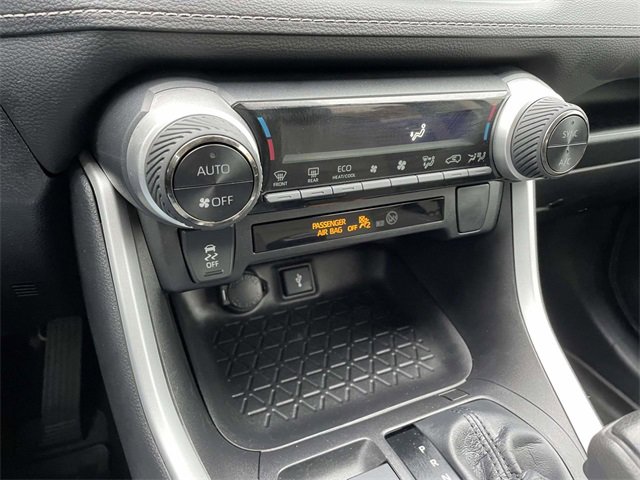Used 2022 Toyota RAV4 XLE image 28