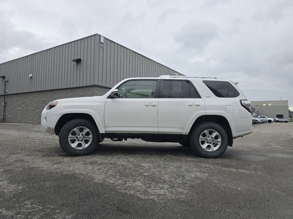 Used 2014 Toyota 4Runner SR5 Premium image 10