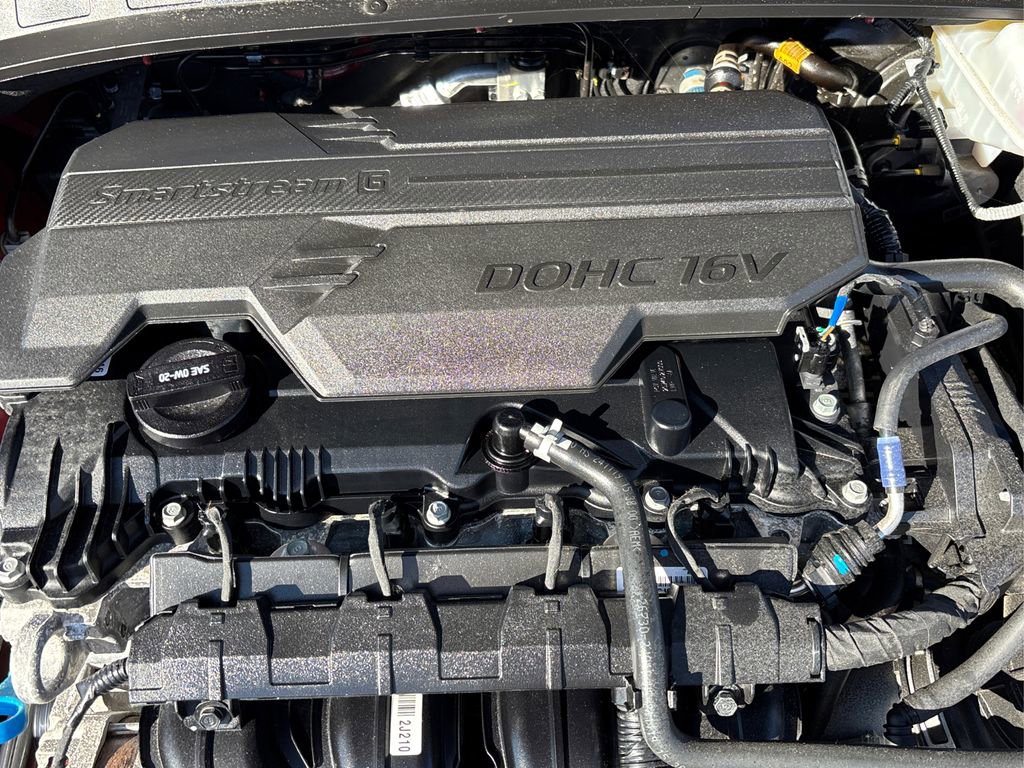 Certified 2025 Hyundai Elantra Sport image 13