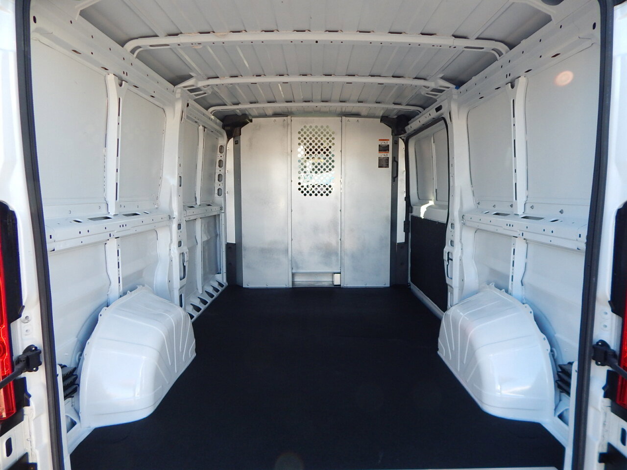 Used 2023 RAM ProMaster 2500 image 3