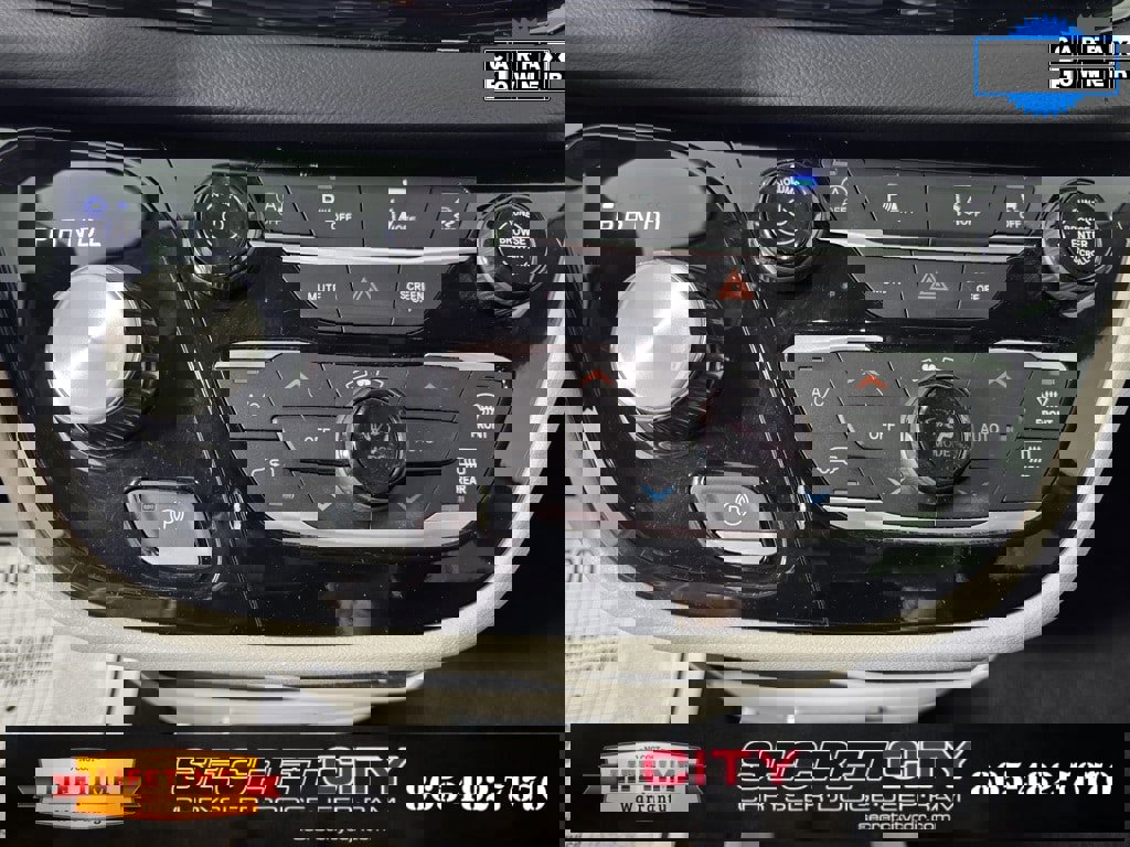 Used 2024 Chrysler Pacifica Touring-L image 22