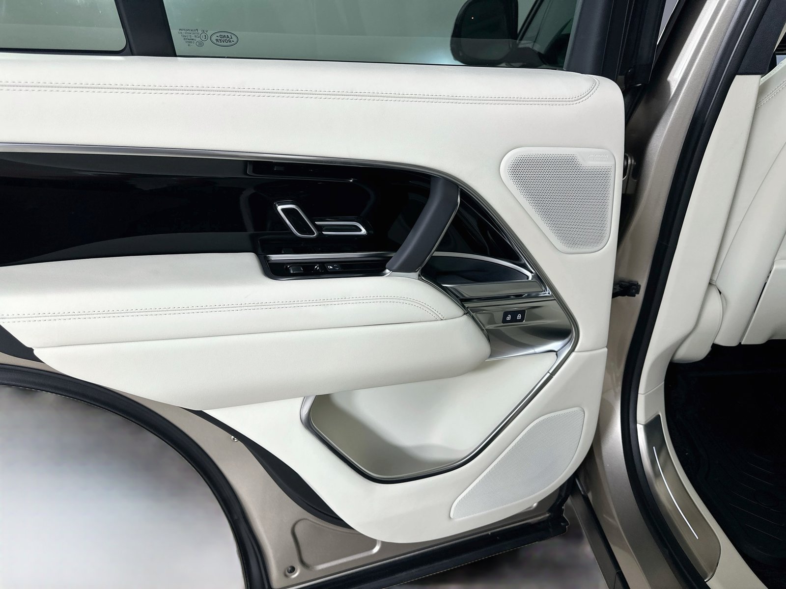New 2027 Land Rover Range Rover SE AWD/4WD image 37