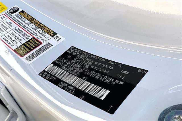 Certified 2024 Toyota Grand Highlander XLE FWD image 35