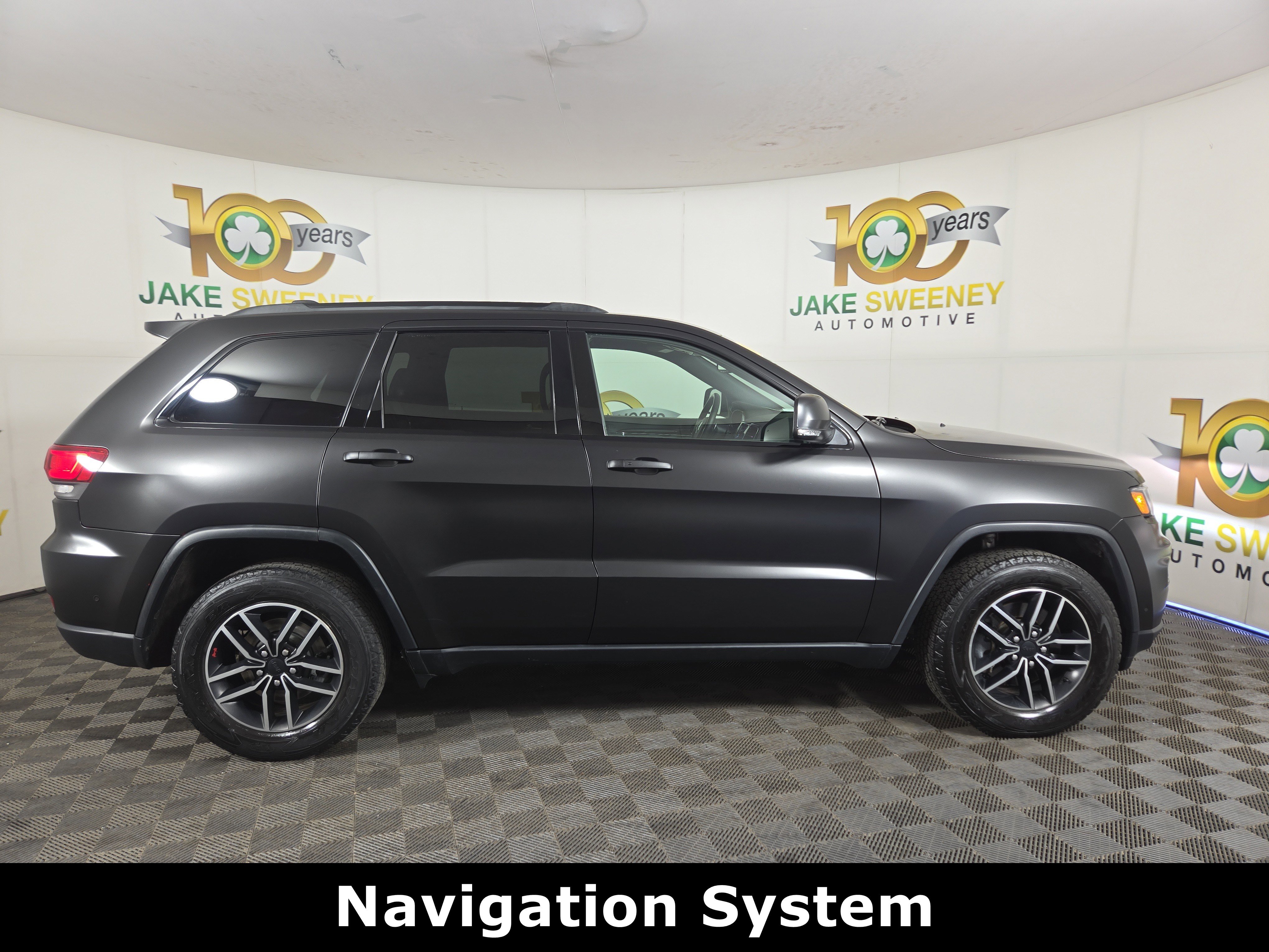 Used 2019 Jeep Grand Cherokee Trailhawk w/ Trailhawk Luxury Group AWD/4WD image 11