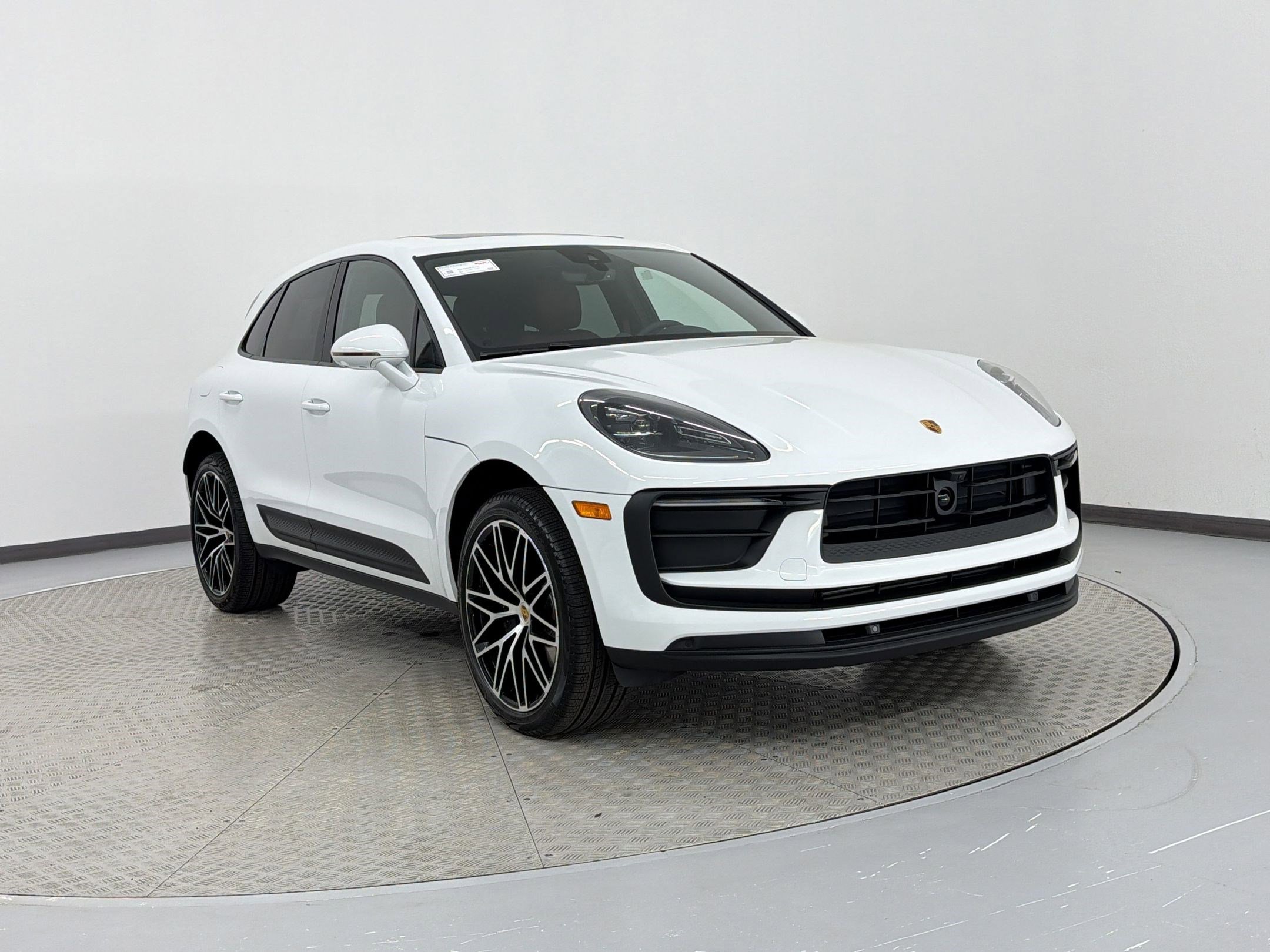 New 2026 Porsche Macan AWD/4WD image 7