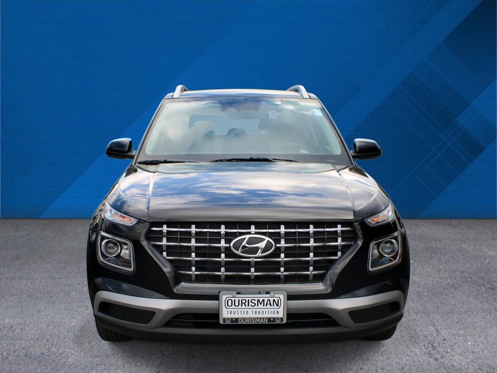 Used 2023 Hyundai Venue SEL image 4