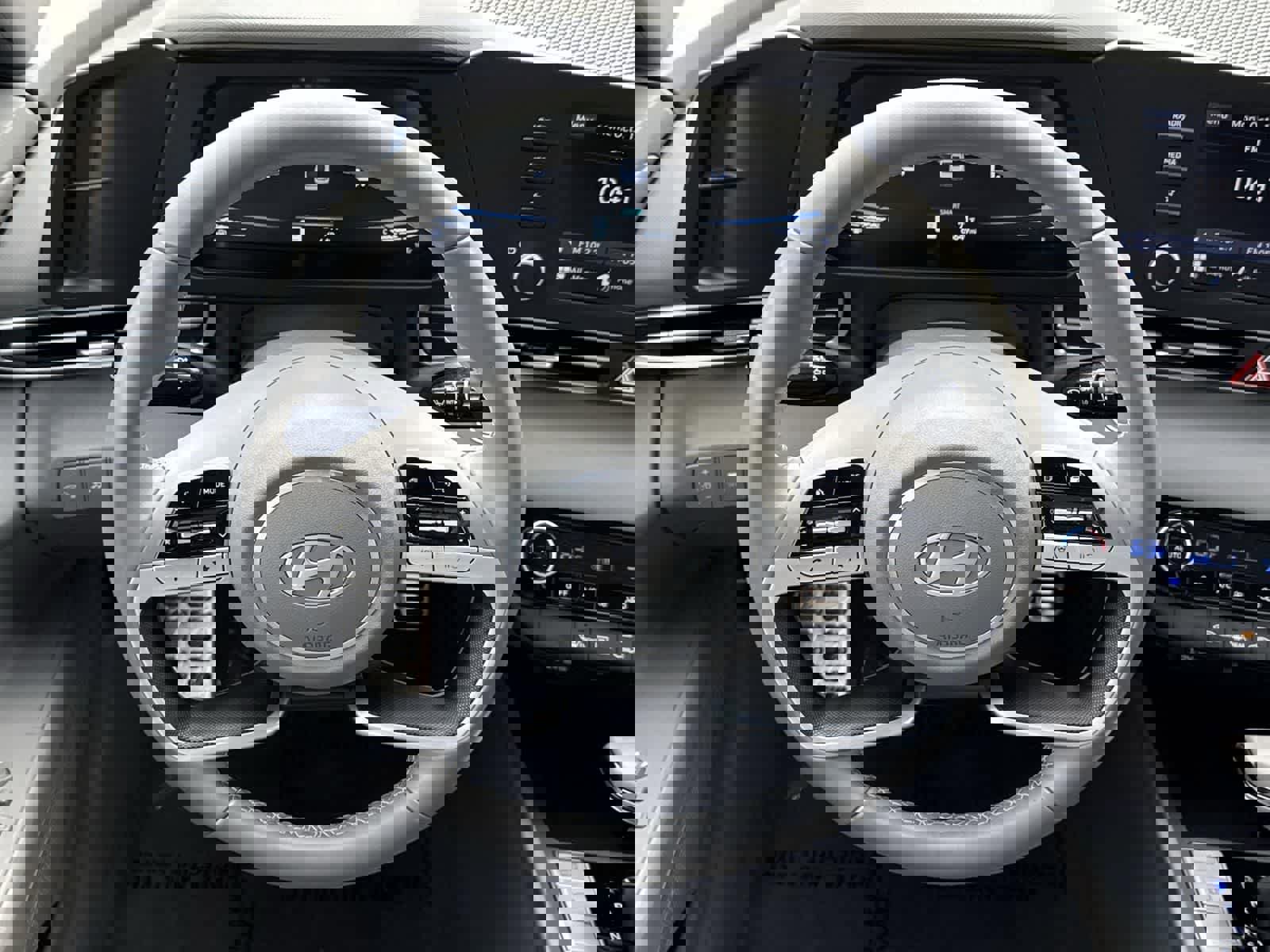Certified 2025 Hyundai Elantra Sport image 9