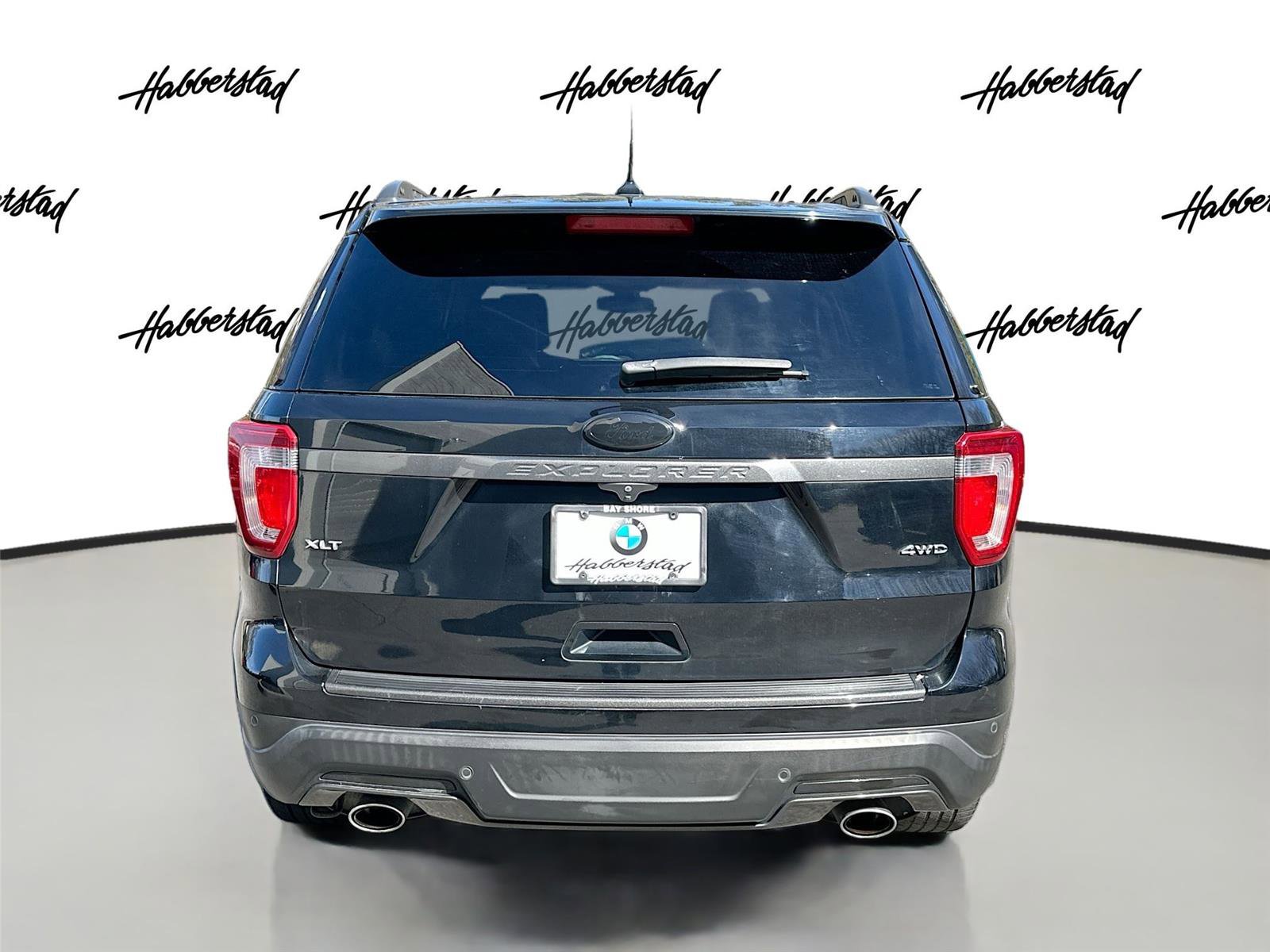 Used 2018 Ford Explorer XLT w/ Equipment Group 202A image 6