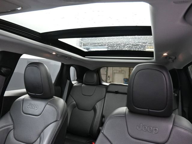 Used 2020 Jeep Cherokee Latitude Lux w/ Comfort/Convenience Group image 18