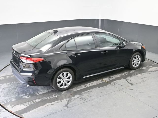 Used 2025 Toyota Corolla LE FWD image 15