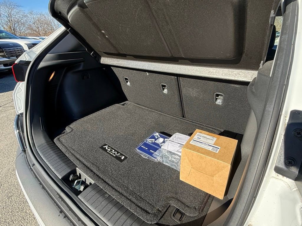 Certified 2023 Hyundai Kona SE w/ Cargo Package image 29