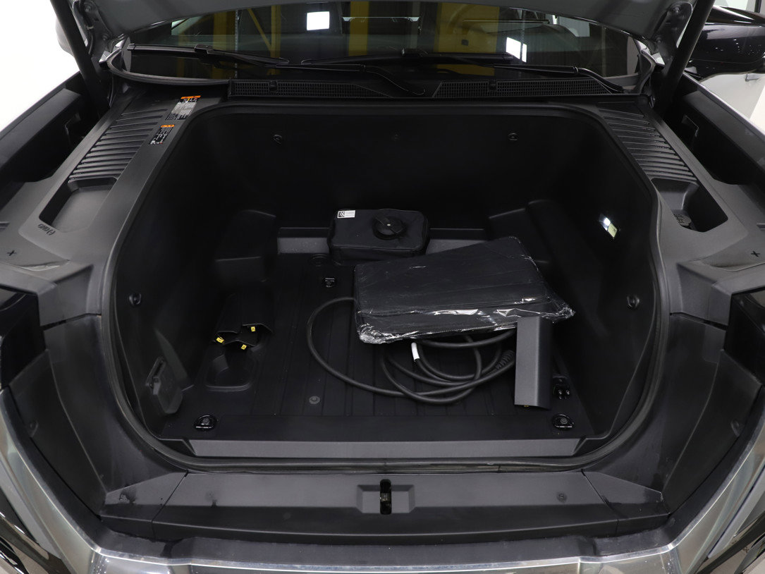 Used 2025 GMC Sierra EV Denali image 32