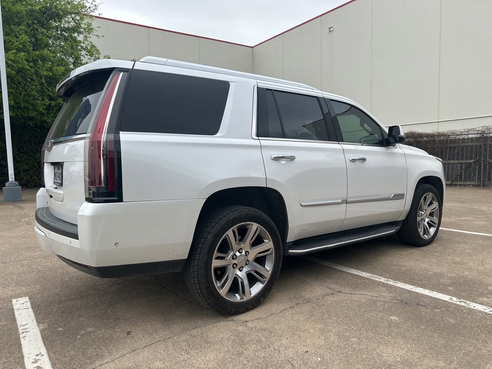 Used 2020 Cadillac Escalade Premium Luxury image 3