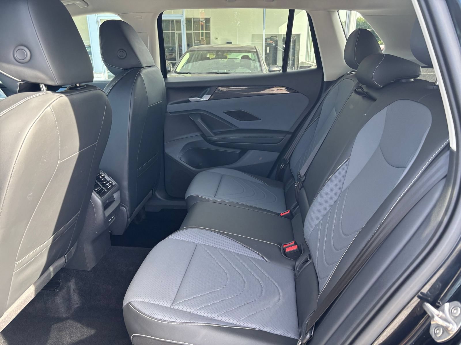 Used 2026 Volkswagen Tiguan SE AWD/4WD image 27