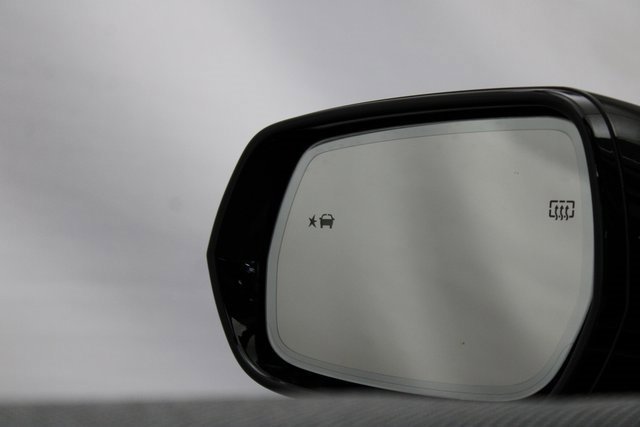 New 2025 Cadillac Optiq Sport 1 w/ LPO, ONYX Package image 31