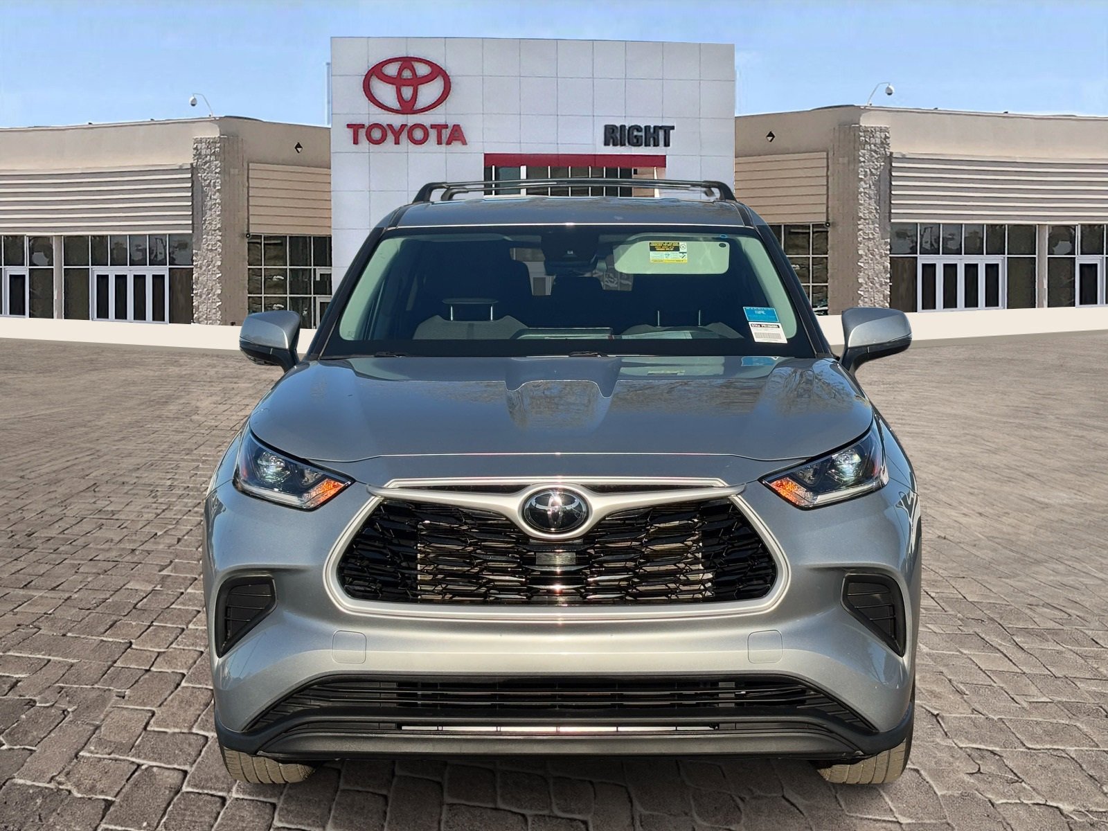 Certified 2021 Toyota Highlander L image 5