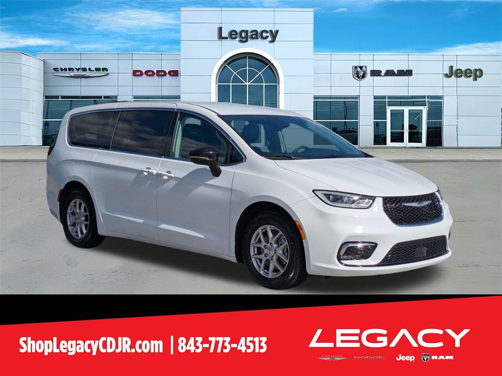 Used 2024 Chrysler Pacifica Touring-L image 1