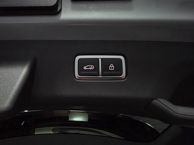 Used 2024 Kia EV9 Land image 43