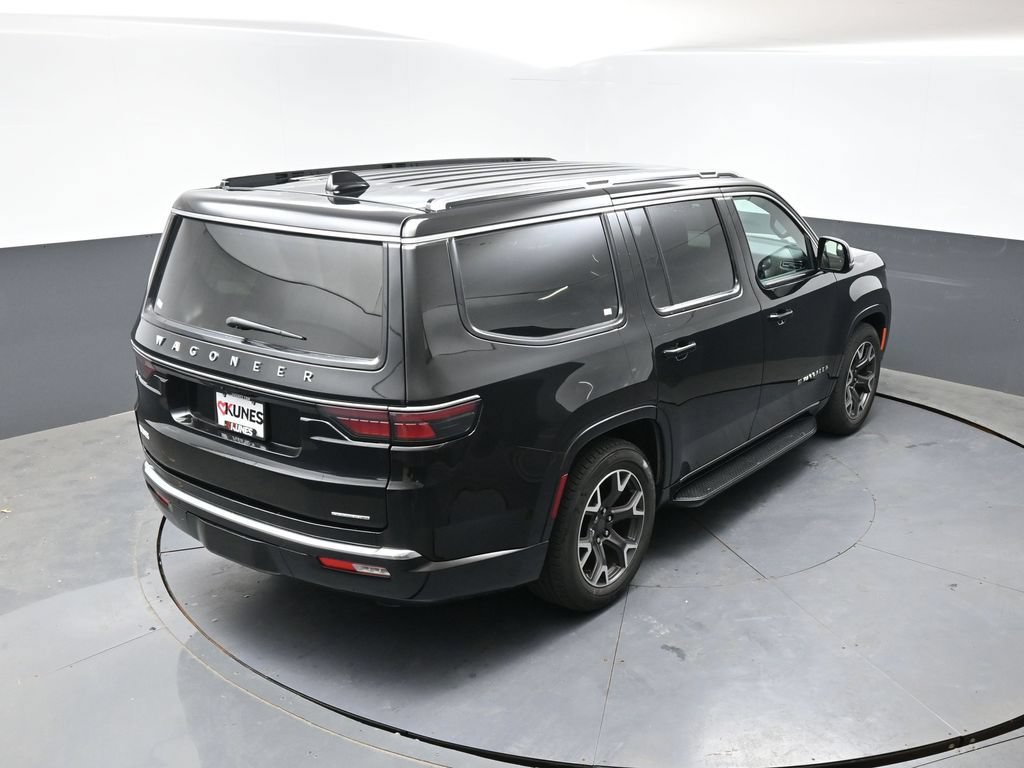 Used 2024 Jeep Wagoneer Series III AWD/4WD image 44