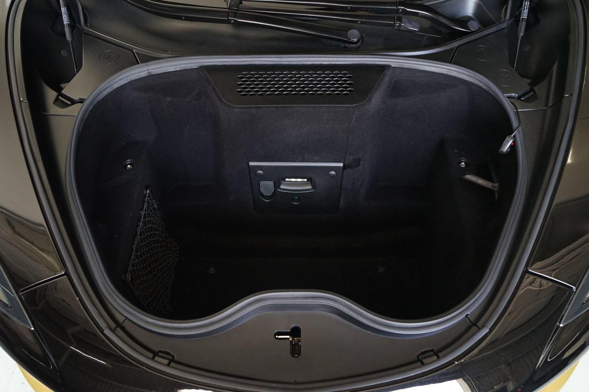 Used 2017 McLaren 570S RWD image 29