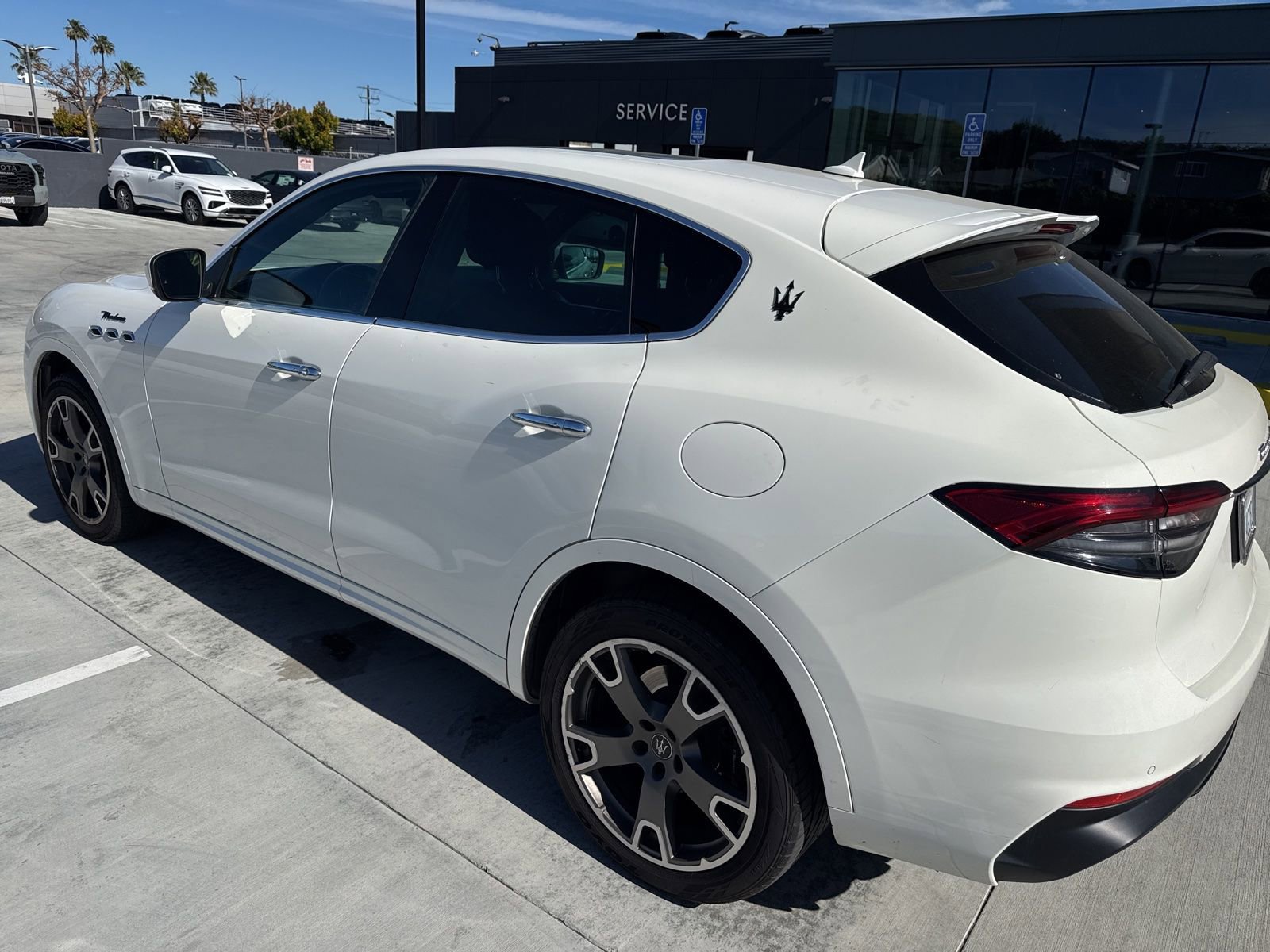 Used 2023 Maserati Levante Modena image 7