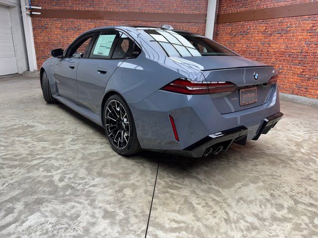 Used 2026 BMW M5 w/ Executive Package image 3