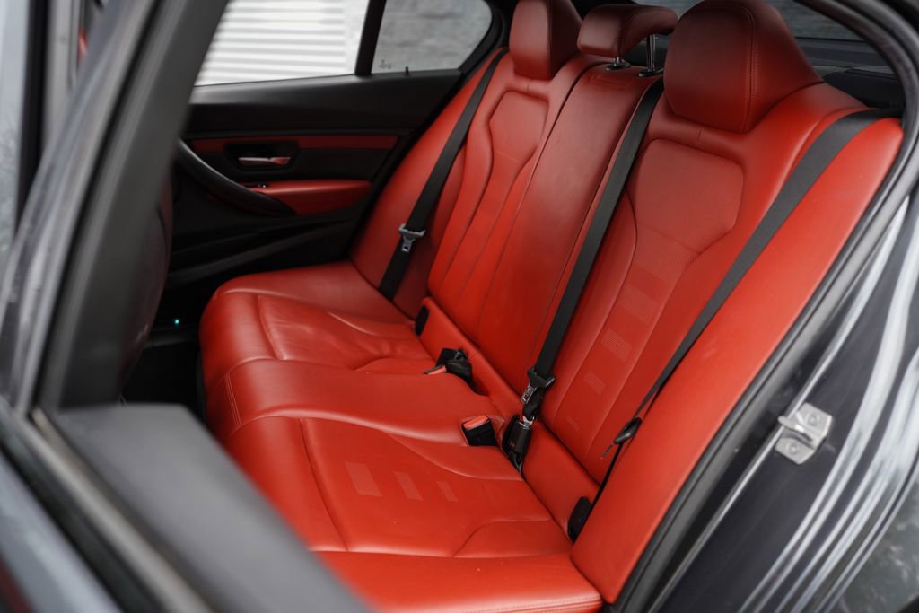 Used 2018 BMW M3 image 25