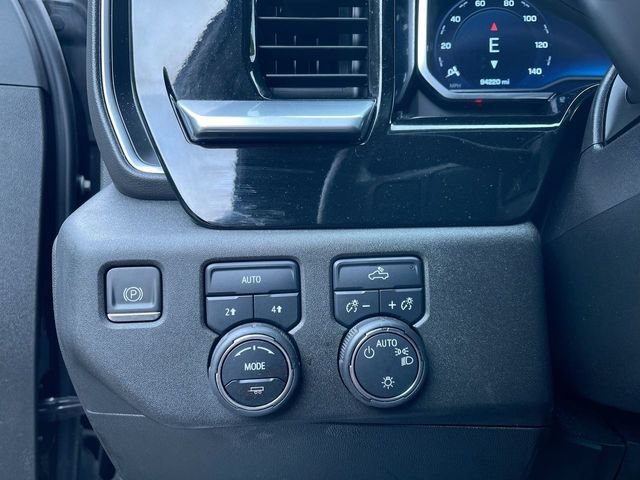 Used 2022 Chevrolet Silverado 1500 LT AWD/4WD image 18